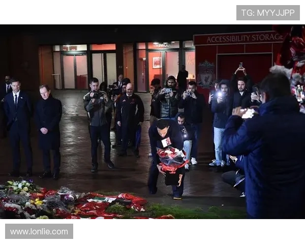 阿诺德数月后最新再悼若塔举动